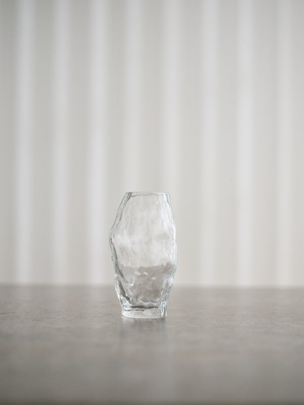 The small Vera vase