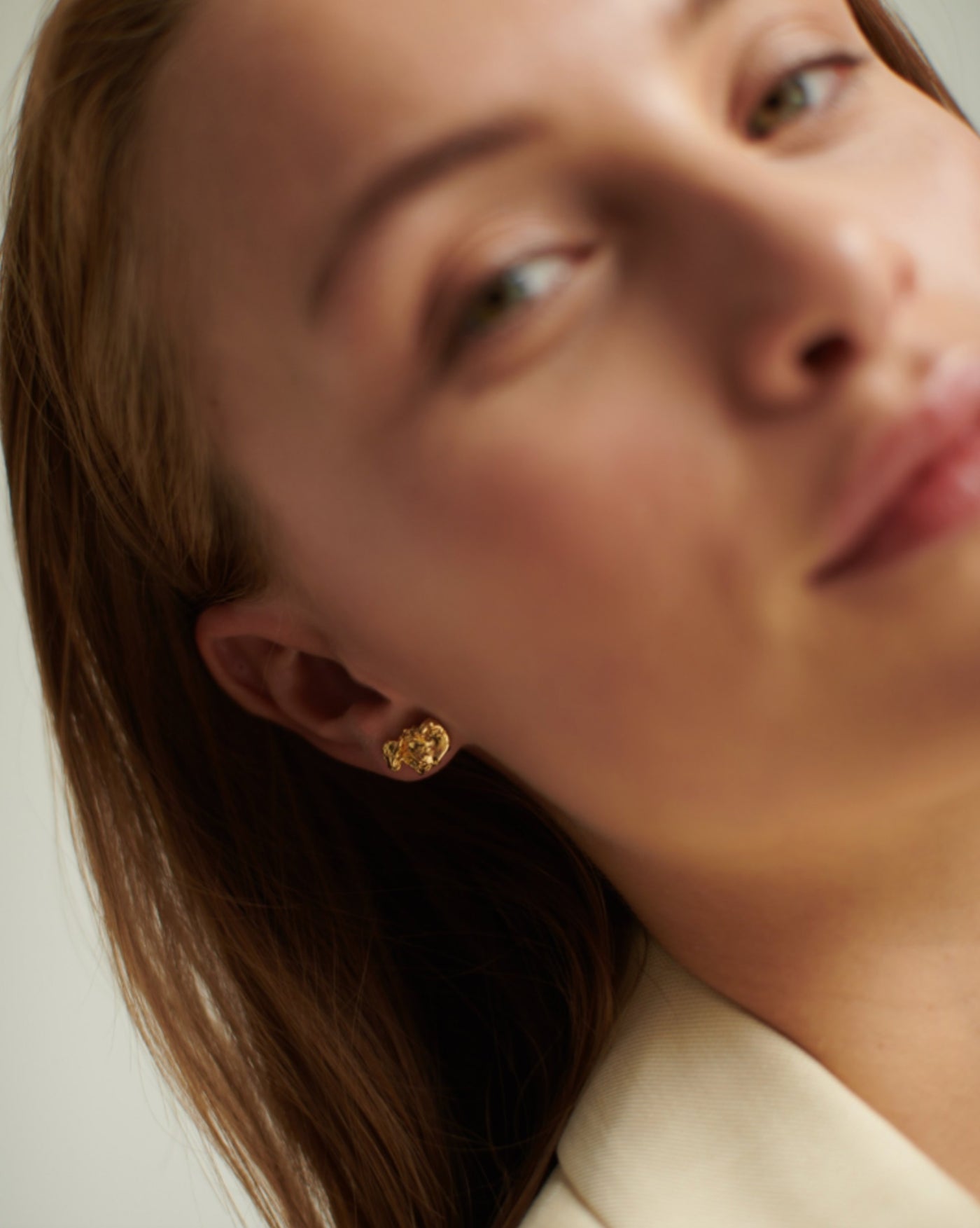 【HYERES LOR】Heriter silver curve emblem earring M メンズ】HYERES LOR(イエールロール)のアクセサリーがアツい